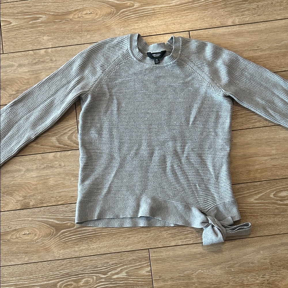 Simply Vera Vera Wang Light Gray Crewneck Sweater